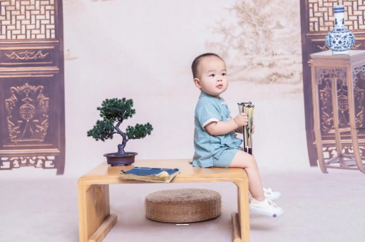 迁西宝宝眼睛肿是什么原因