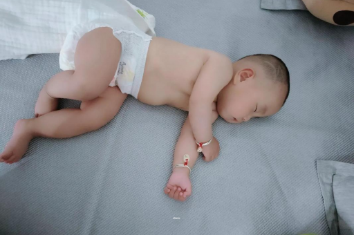 迁西宝宝总是摇头怎么回事